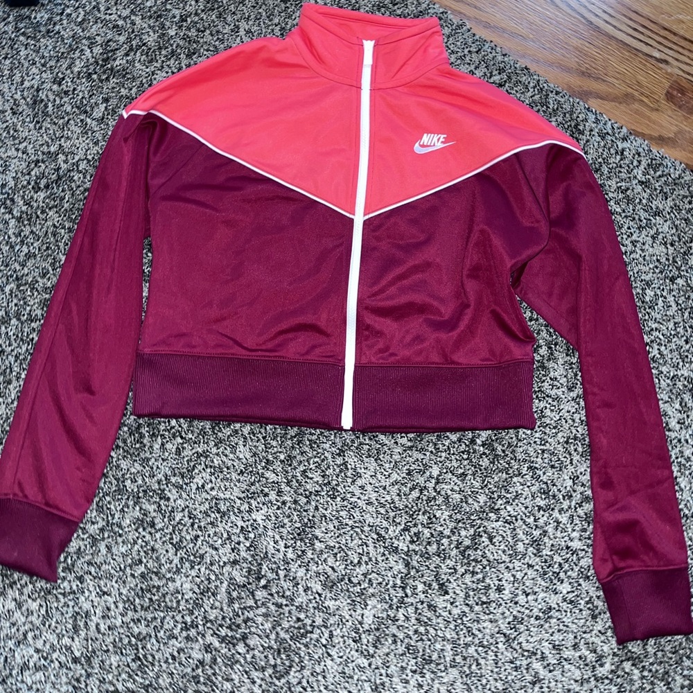 Cropped Nike zip up